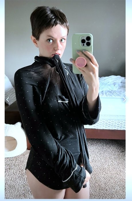 girloncinema スター ヌード ギャラリー