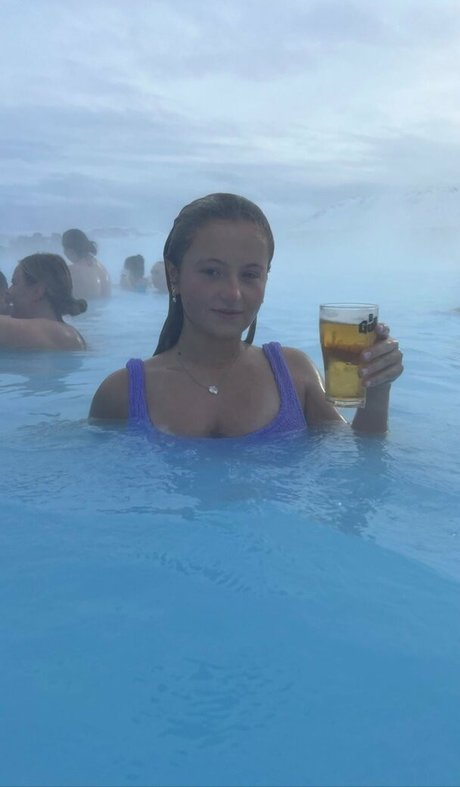 日本の女子高生OnlyFans ポルノ 写真