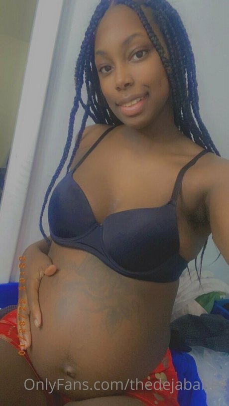 thedejababee 裸の女優 写真