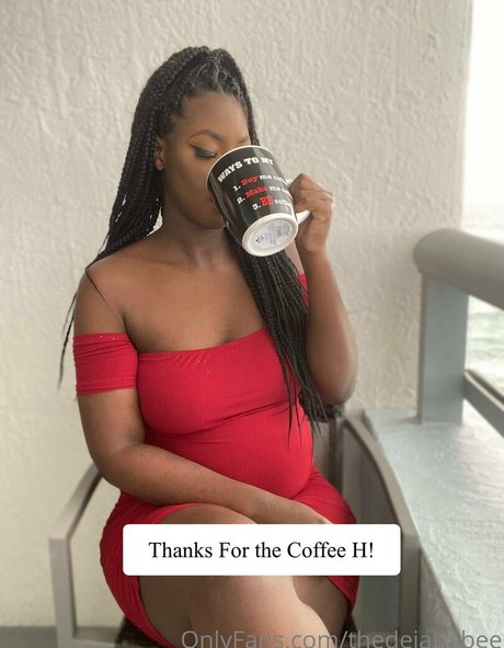 巨乳の赤毛オンリーファンズ 裸 写真