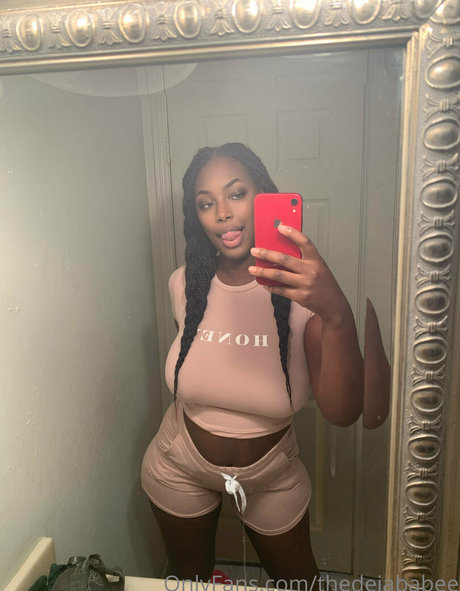 thedejababee ポルノスター xxx 写真