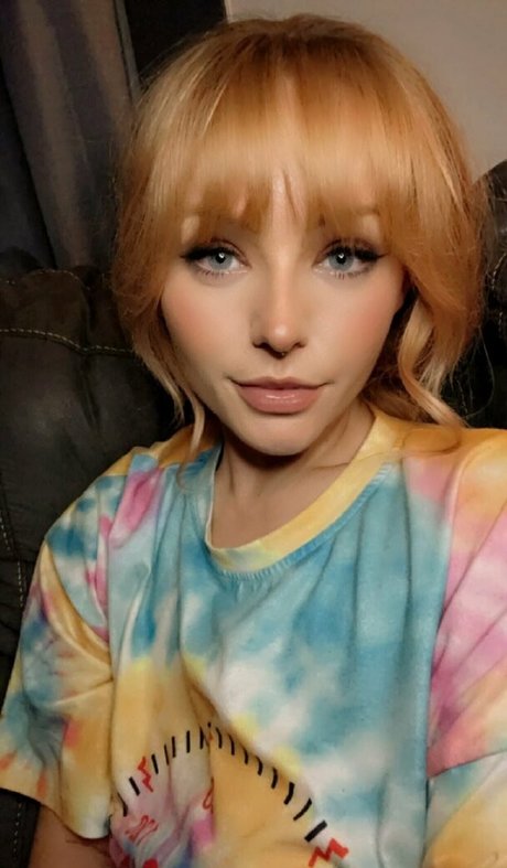 ママの足OnlyFans ポルノ 写真