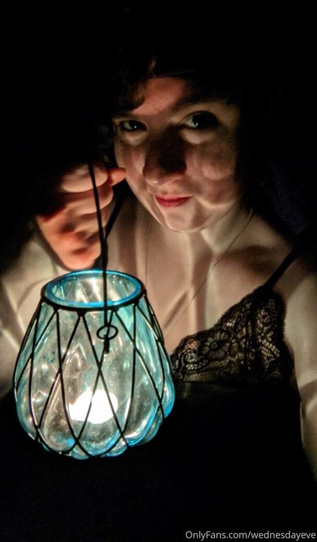 wednesdayeve エロティックなモデル 画像