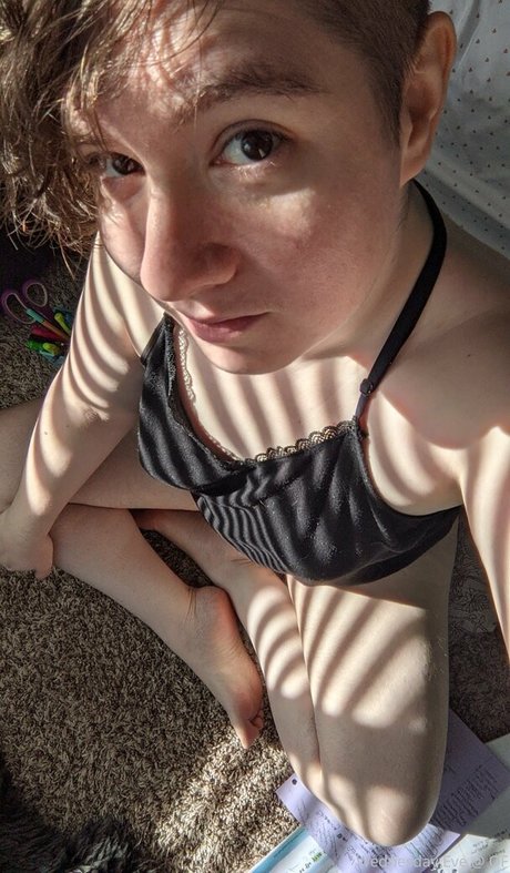 wednesdayeve セクシーモデル 画像