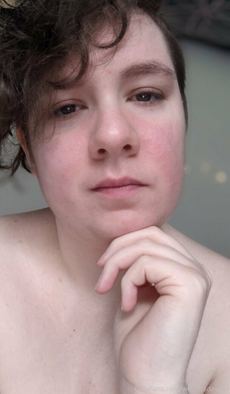 wednesdayeve ポルノ女優 写真