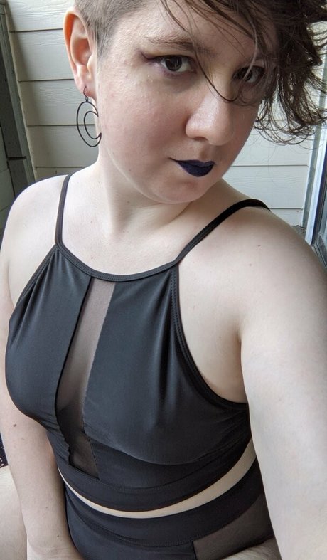 wednesdayeve トップモデル 写真