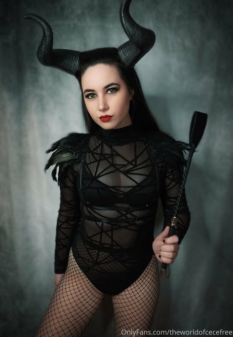 小柄な妻OnlyFans アートポルノ ギャラリー