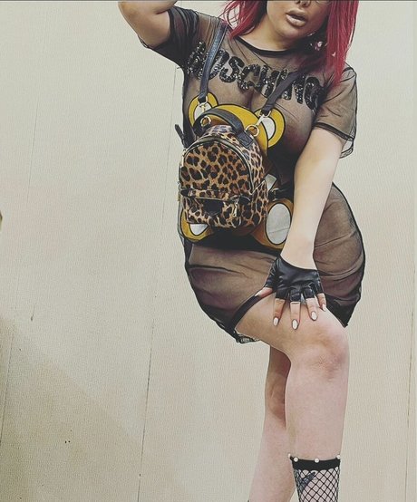 Angie Khoury ポルノスター ヌード 写真