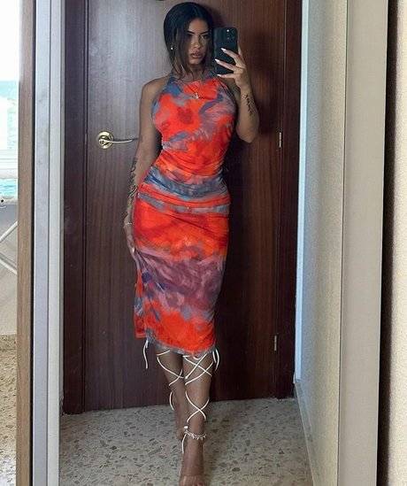 曲線美のクーガーOnlyFans ポルノ 写真