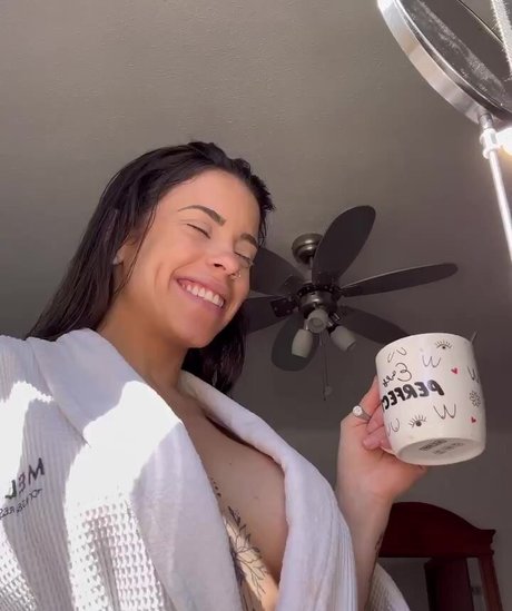 小柄な妻OnlyFans パーフェクト 写真