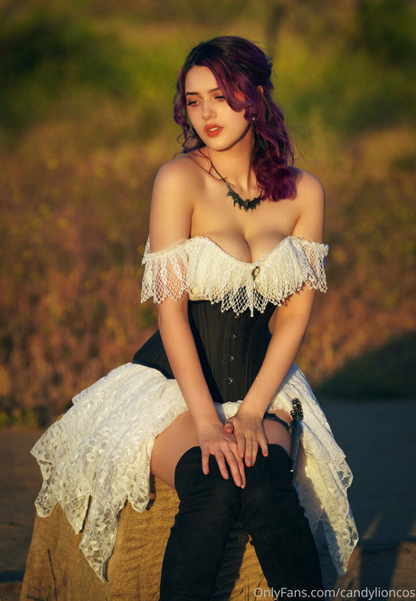 巨大なチンポを持つシーメールオンリーファンズ 無料xxx 写真