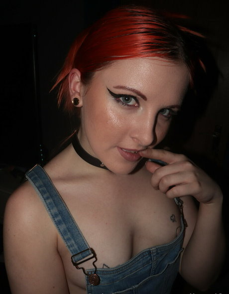 small waifu 高品質のポルノスター 写真