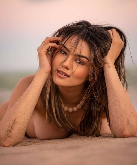 クーガーオンリーファンズ セクシー裸 画像