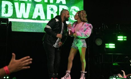 曲線美のクーガーOnlyFans ホットポルノ アーカイブ