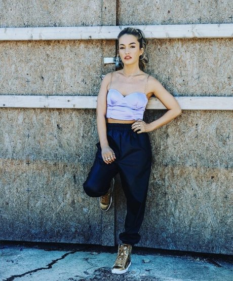 アンバー・オンリーファンズ ポルノ ギャラリー