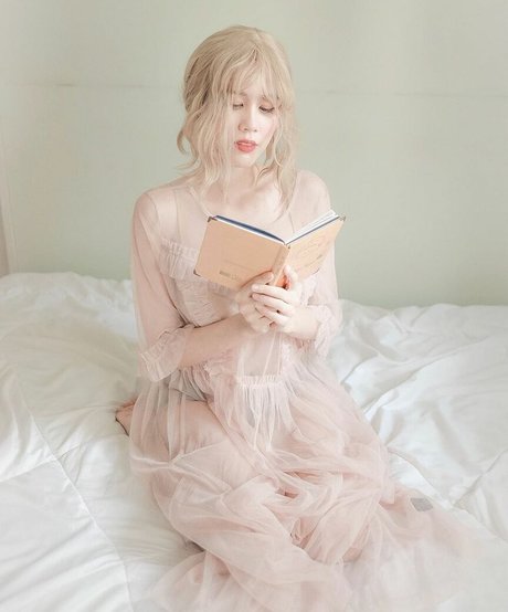 アジア人 ノーPPV オンリーファンズ セクシー裸 ギャラリー