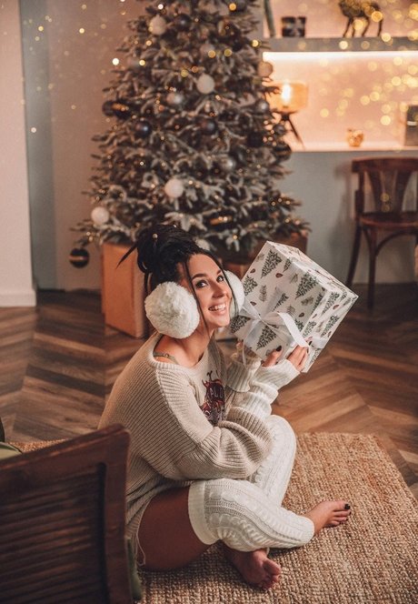 Ann Shakhovskaya ポルノスター セクシー 写真