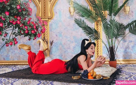 Ann Shakhovskaya スター 裸 写真