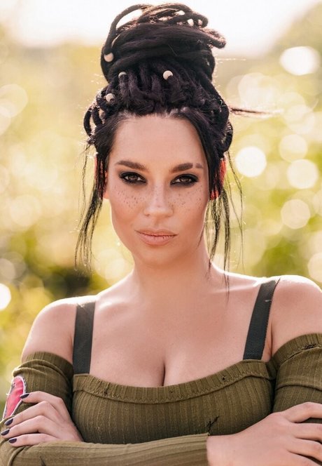 Ann Shakhovskaya セクシーモデル 写真