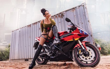 Ann Shakhovskaya モデル 写真