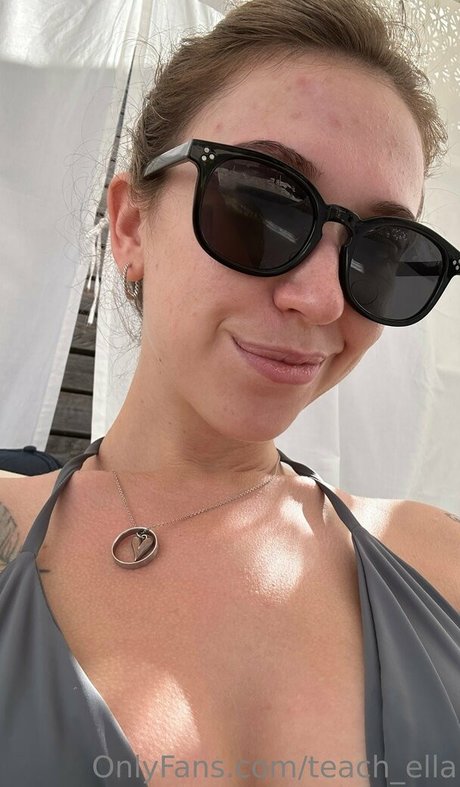 熟女メガネOnlyFans セクシーヌード 写真