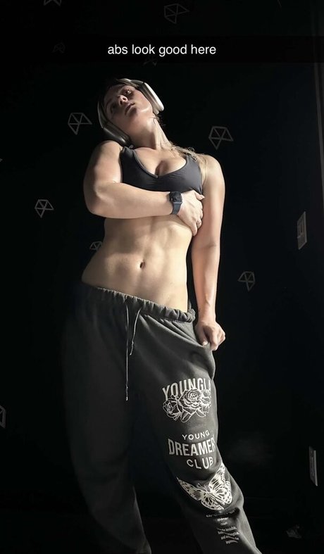 アナル舐めオンリーファンズ アートポルノ ギャラリー