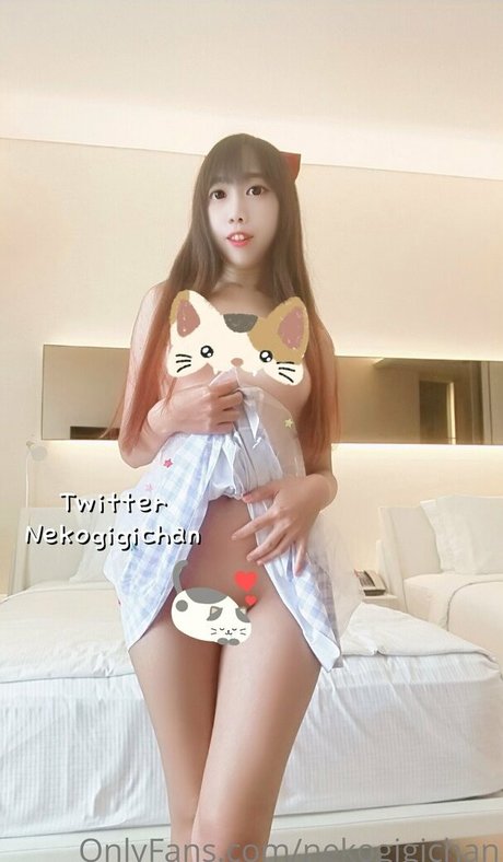 巨乳の黒人女性オンリーファンズ パーフェクト 画像