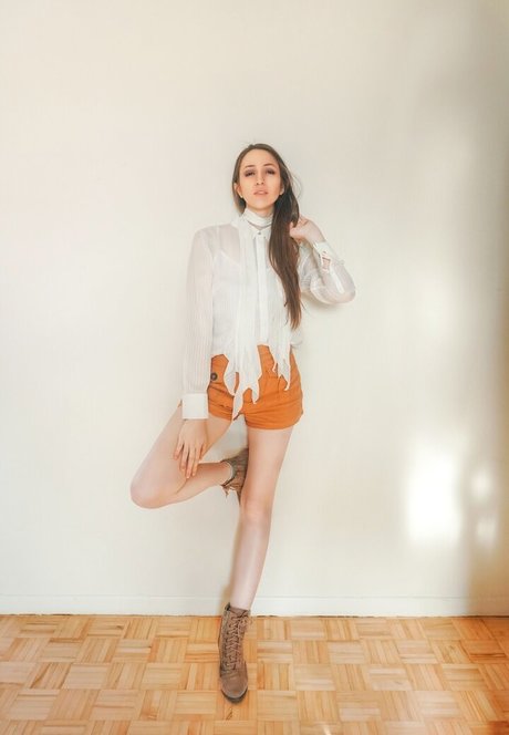 CrystAAHHL 素敵な女優 写真