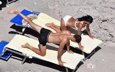 妊娠中のアジア人オンリーファンズ セクシーxxx 写真