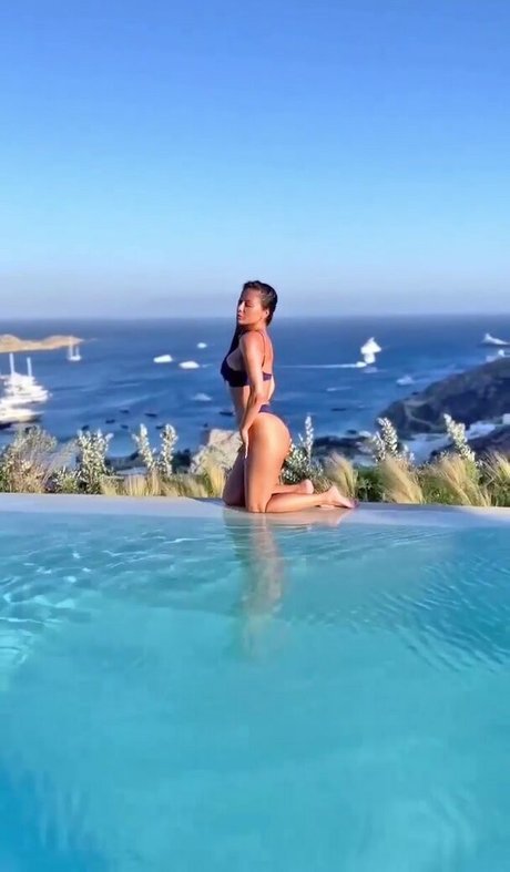 50歳以上のオンリーファンズ 無料セクシー 画像