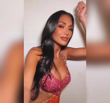 BBW パウグ オンリーファンズ エロチック 写真