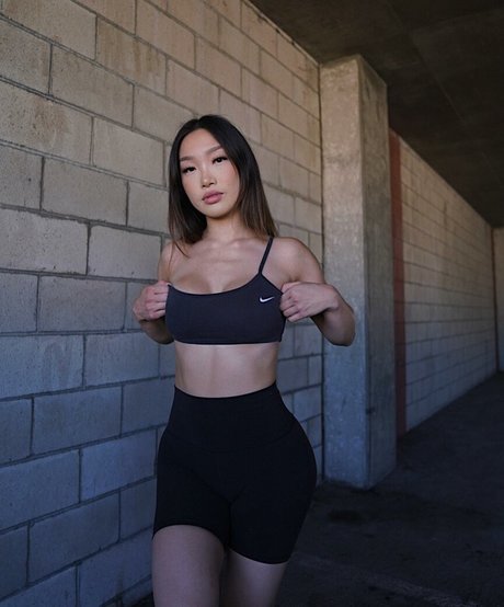 熟女クーガーオンリーファンズ 無料ポルノ 画像