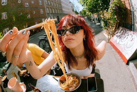 Taylor Upsahl ポルノモデル 写真