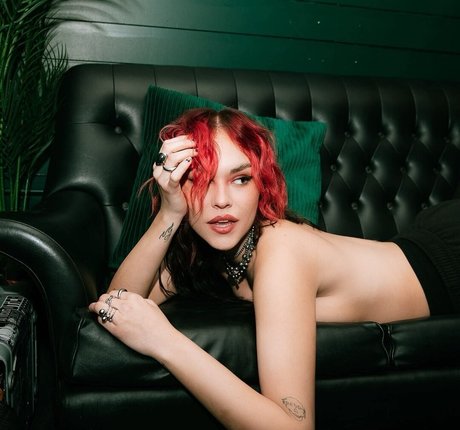 Taylor Upsahl 素敵なモデル 画像