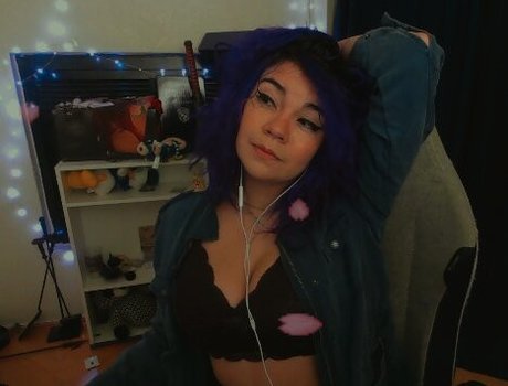 ナチュラルポーグオンリーファン セクシーヌード 写真