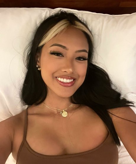 アンバー・オンリーファンズ 無料ヌード 写真