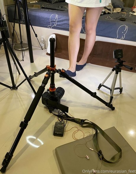 eurasian feet 最高のモデル 画像