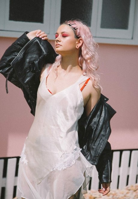 甘いおまんこオンリーファンズ セクシー 写真