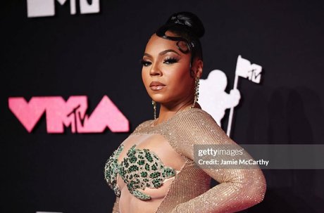 肉厚マンコオンリーファンズ エロチック 写真