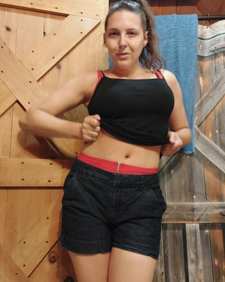 裸の熟女オンリーファンズ 美しいヌード 写真