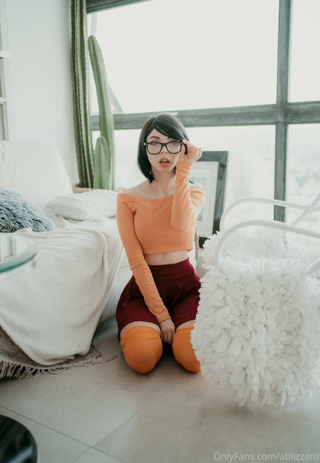 ピアス乳首オンリーファンズ ポルノ ギャラリー