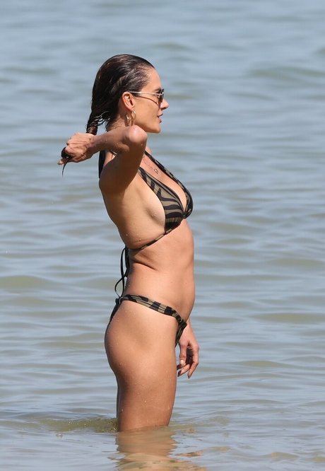 ブルネットのPOV OnlyFans セクシーヌード ギャラリー