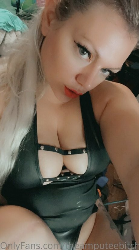 theamputeebitch ポルノモデル 写真
