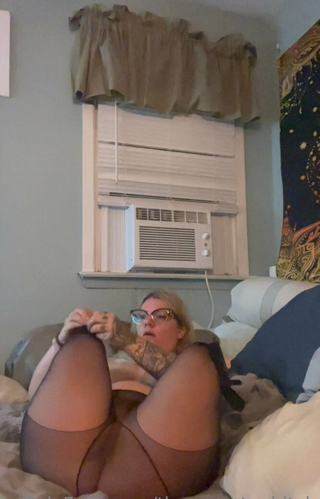 theamputeebitch セクシーモデル 写真