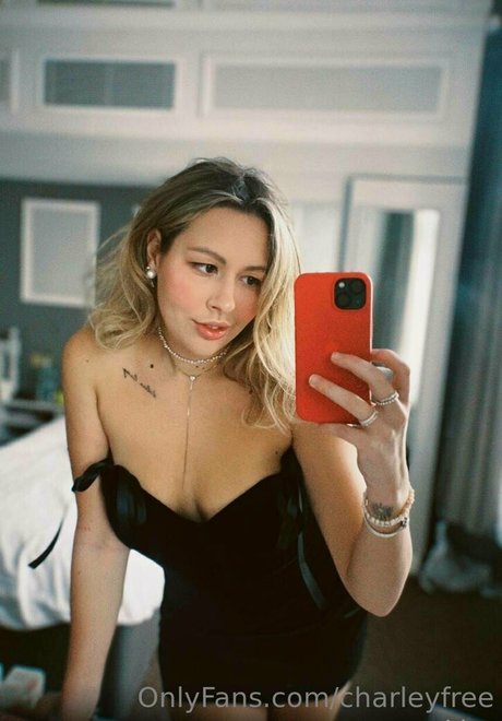 黒人フェムボーイオンリーファンズ 美しい 画像