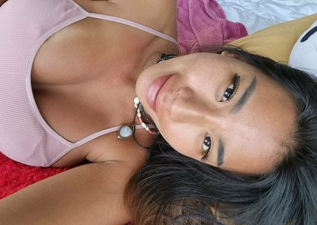 黒人フェムボーイオンリーファンズ セクシーヌード 画像