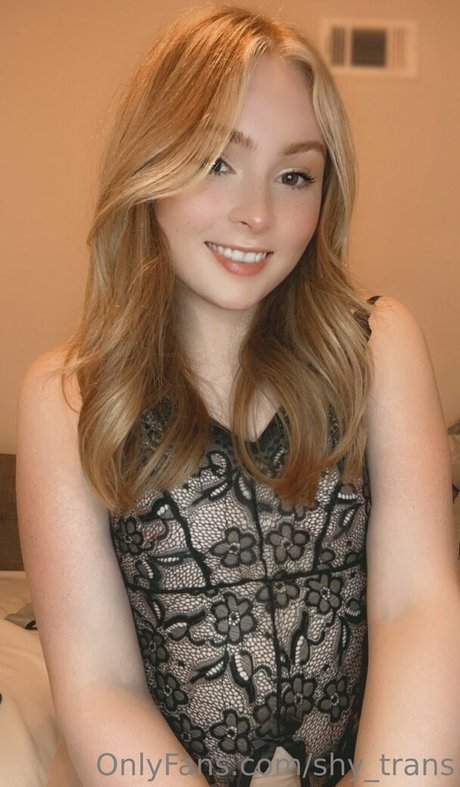 Shy Trans xxxスター ギャラリー