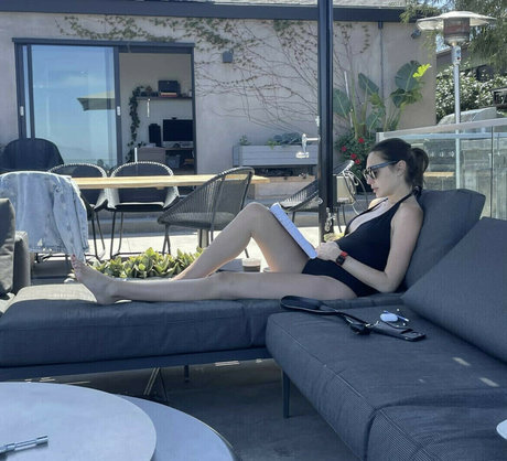 逆騎乗位 オンリーファンズ ヌード 写真