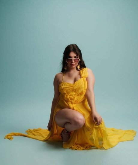 Isabella Gomez 完璧なスター 写真