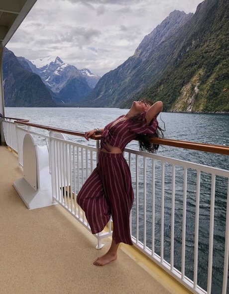 ゲイランジェリーOnlyFans 美しいポルノ 写真